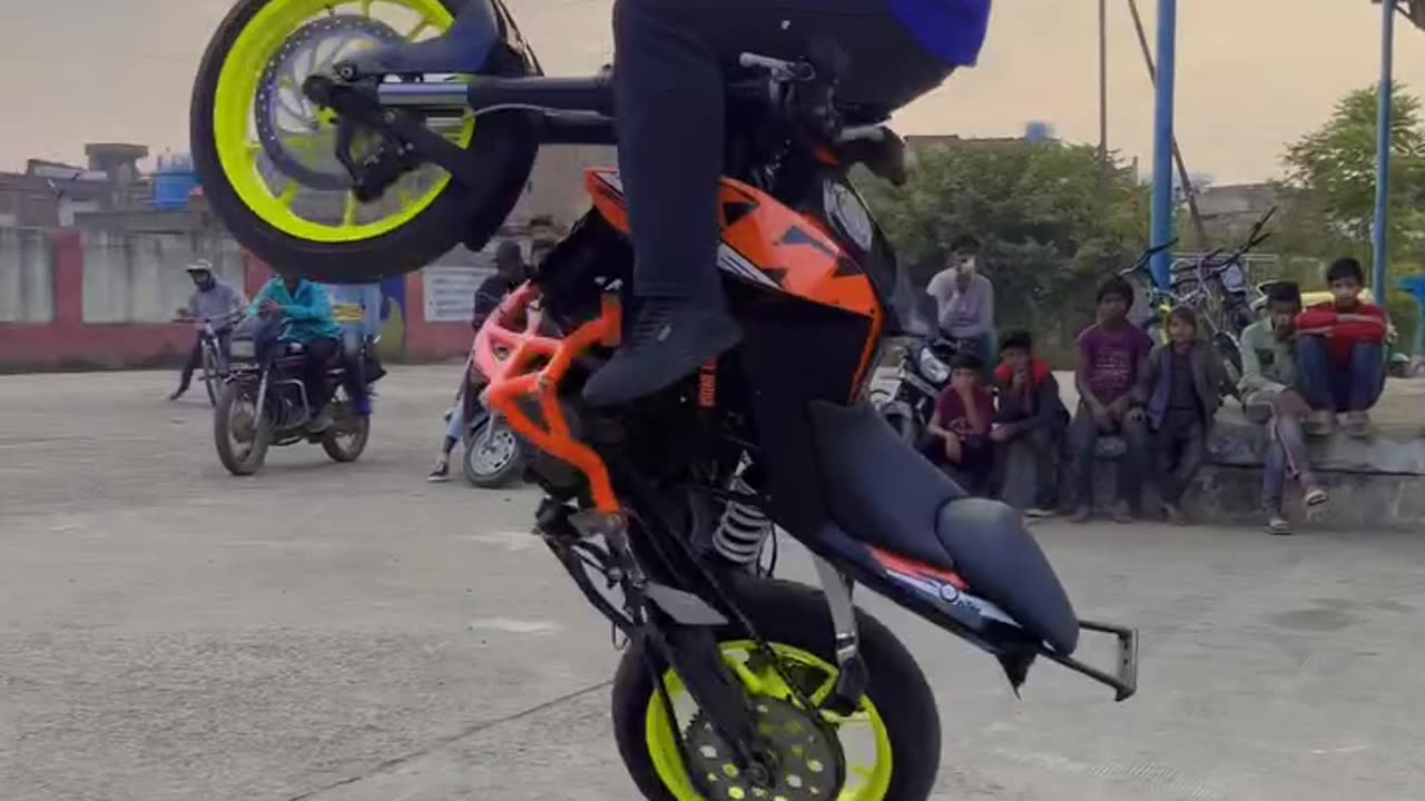 Epic or ?? Don't try this Street bike Freestyle