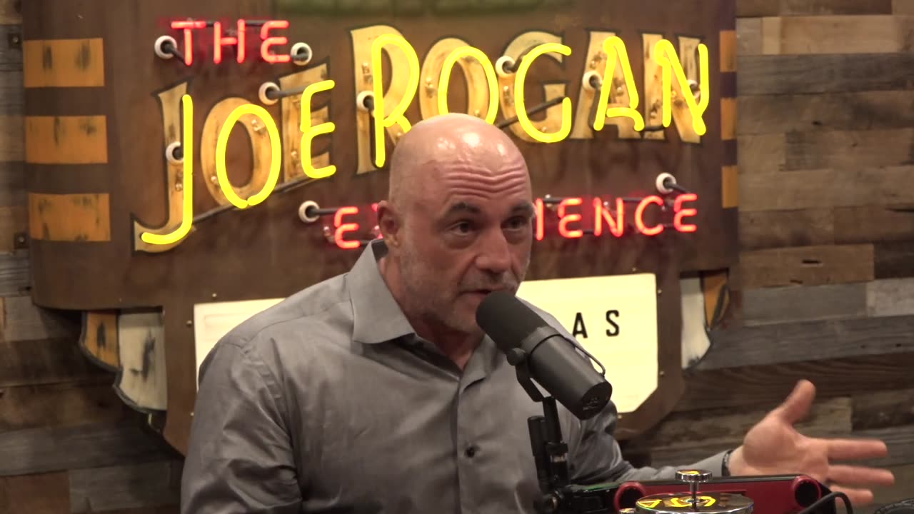 Joe Rogan Experience #2221 - JD Vance