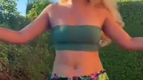 "LAVINIA": BELLY DANCING IN A SPRING/SUMMER DRESS