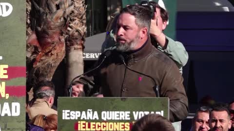Abascal tacha ante 5.000 personas de "Gobierno cómplice del separatismo golpista" a Sánchez (3)