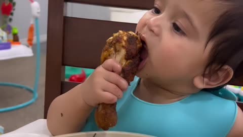 CUTE BABY EATING CHICKEN 🍗🍗🍗😋