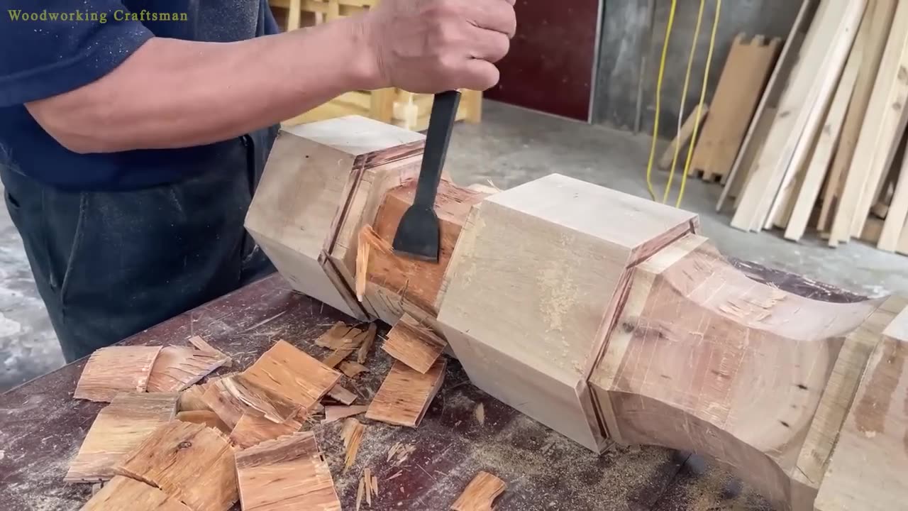 make a ship's rudder-shaped table