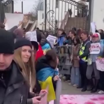 404 harass Orthodox grannies visiting Church