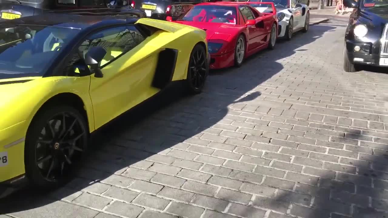 Ferrari F40-Gt2rs-Aventador 50th anniversary in London