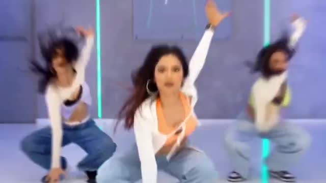 Quit baby girl dance video