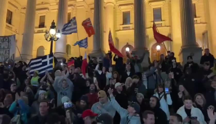Australia: Massive vaccine passport/health bill law/lockdown protest Nov. 2021