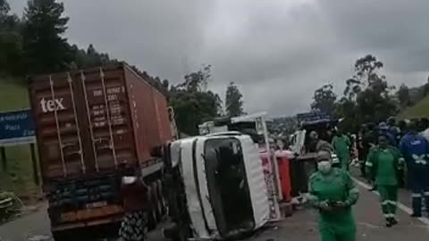 Four killed in crash involving six vehicles, two trucks on KwaZulu-Natal highway