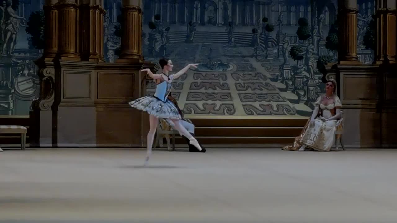 Elizaveta Kokoreva in ballet Grand Pas from the ballet Paquita