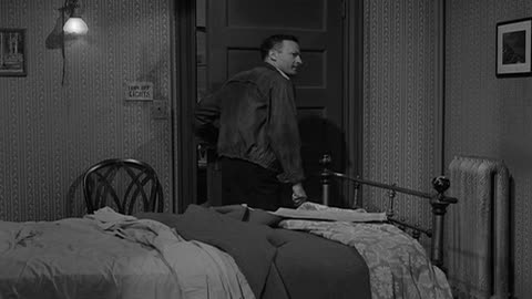The Twilight Zone S02E03 Nervous Man In A Four Dollar Room