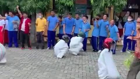 sack race funny video