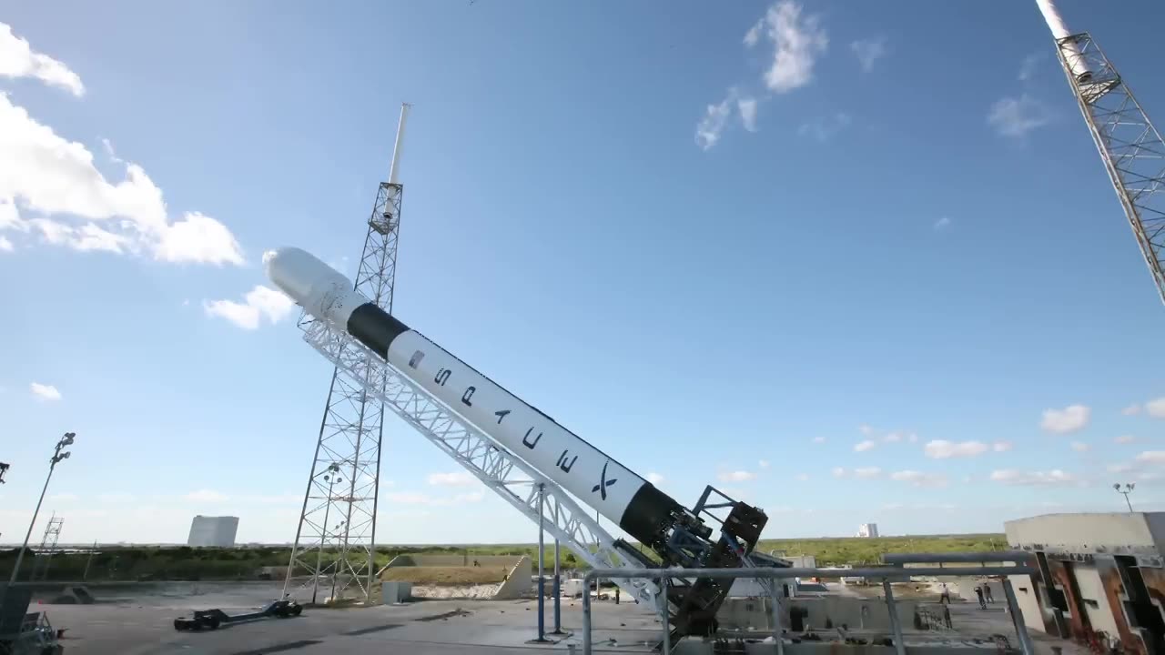 Cape - Falcon 9 Vertical on the Pad