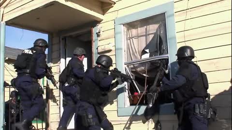 Dallas SWAT: Police Raid Drug House For The NINTH Time | A&E