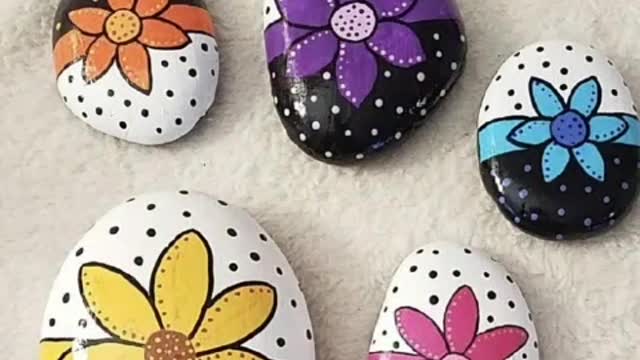 New & amazing bee & flowers painted rocks & stones