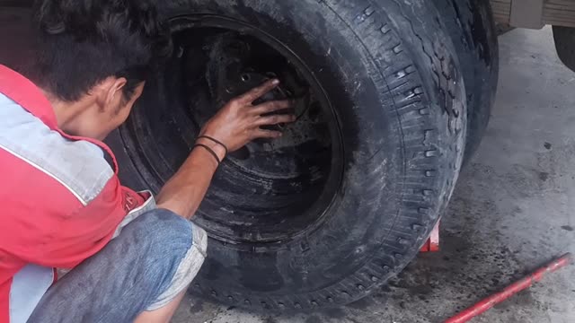 unload my truck wheel workshop