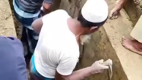 কিসের এত অহংকার, মৃত্যু হলে সব নিমিষেই শেষ।