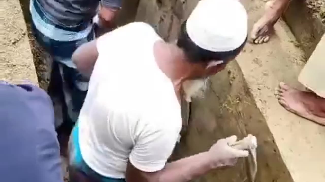 কিসের এত অহংকার, মৃত্যু হলে সব নিমিষেই শেষ।