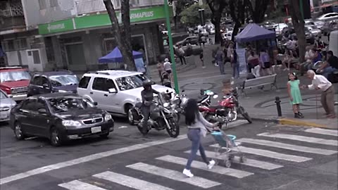 Day-Brightening Gesture: Girl's Small Act Delights Older Man