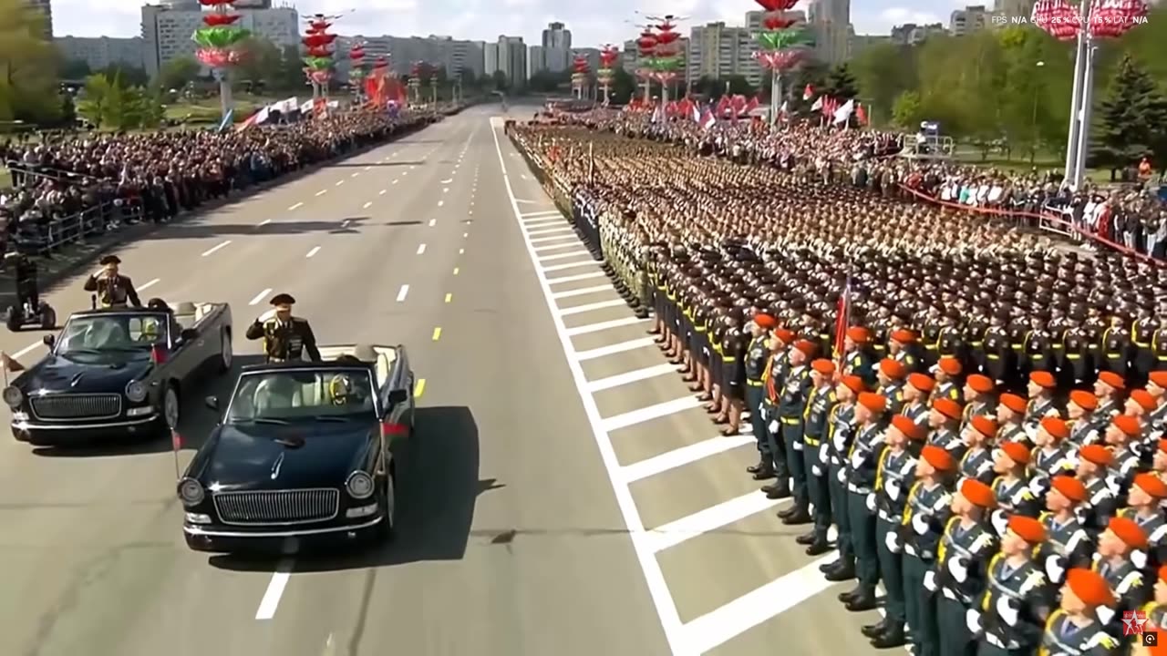 TROPAS FEMENINAS 2020 Desfile del Día de la Victoria el 9 de mayo en Minsk Flores de victoria 4K