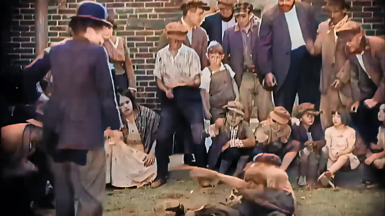 1921 - Charlie Chaplin 'The Kid' Episode in colors