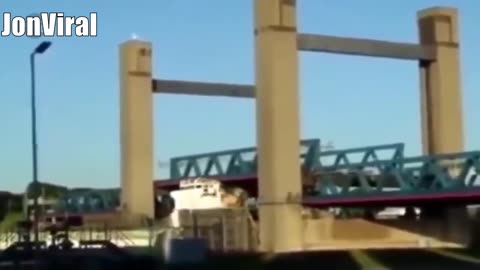 BIG SHIP Stupid Captains Mistakes! Ship Crash