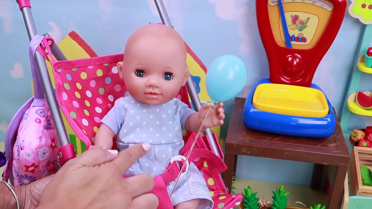 Baby shops & practices fruits and vegetables play dolls