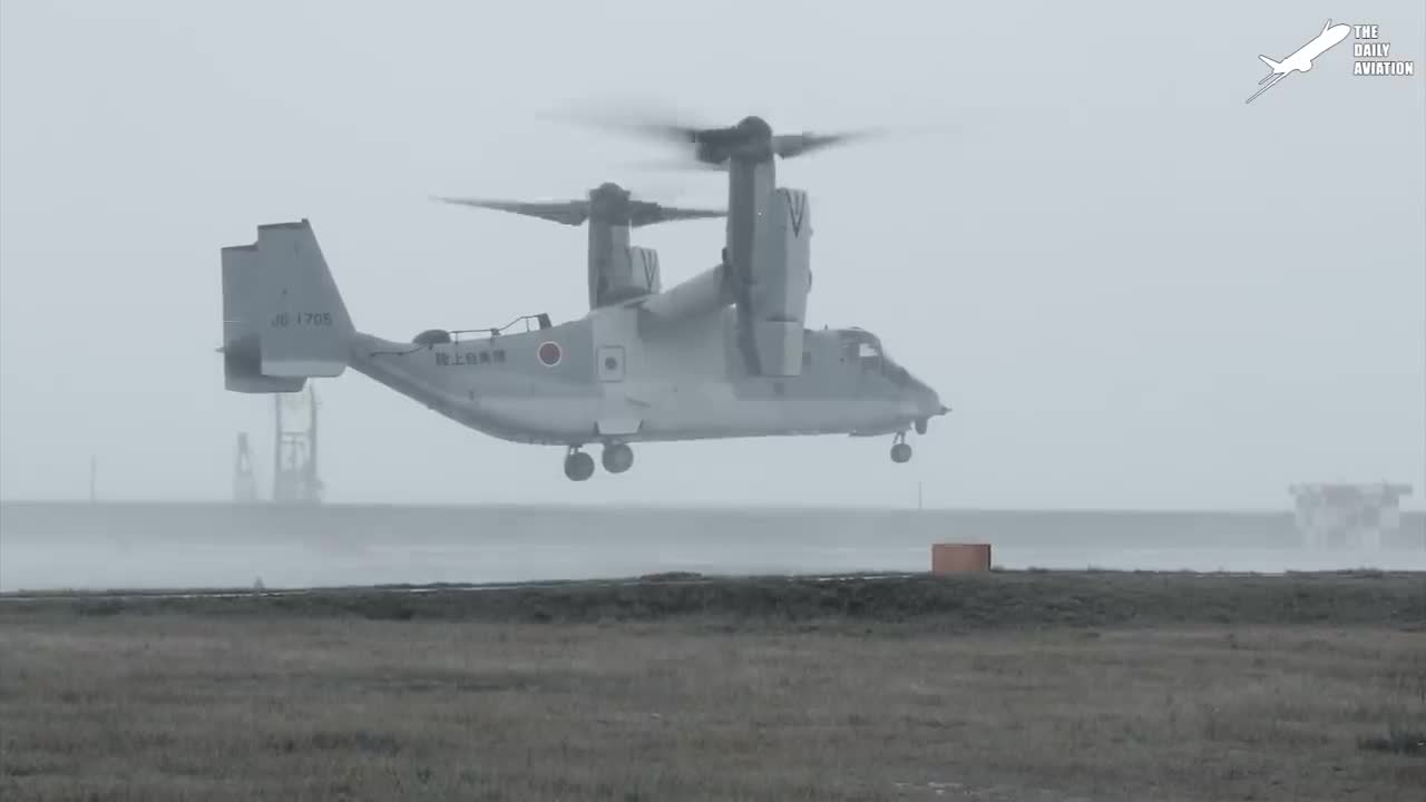 $130 Million US Transformer Plane in Action During Vertical Landing