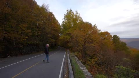 New England Fall Colors Road Trip_ Kancamagus Highway, Stowe, Sleepy Hollow(00h10m48s-00h12m58s)