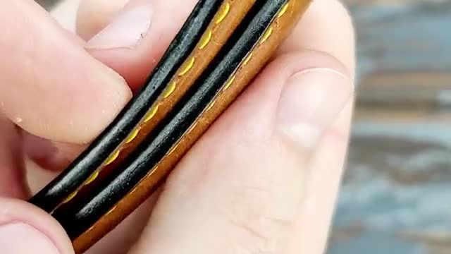Do you also like the smell of expensive leather 😌 #asmrcrunch #asmr #asmrleather #relax