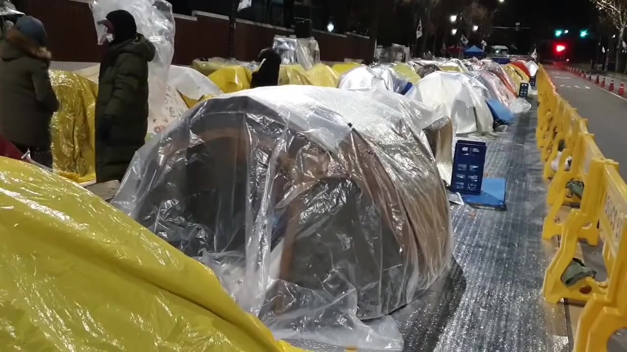 20191208_V3_S03(zVSQTroo5ig)영하10도의 추위속 하은이네 가족의 일기장을 촛불댓통에게 직접 보여주다