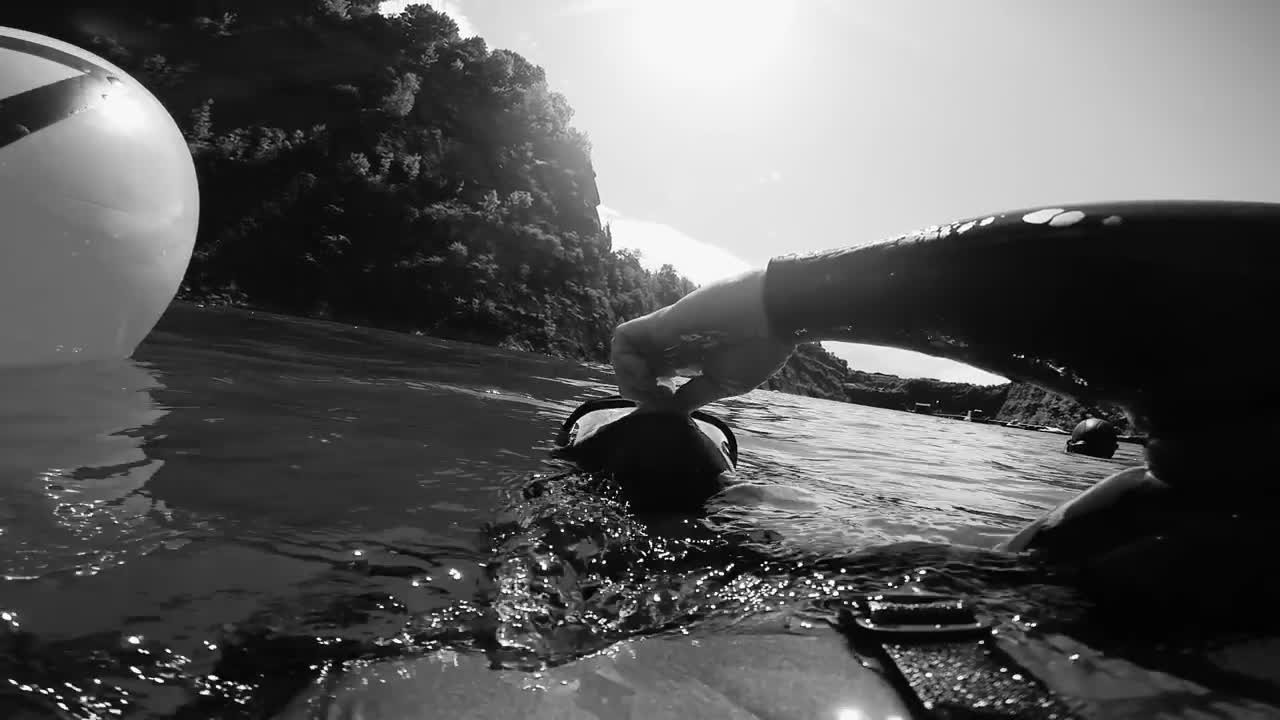 freediving a plane wreck at 27 meters deep