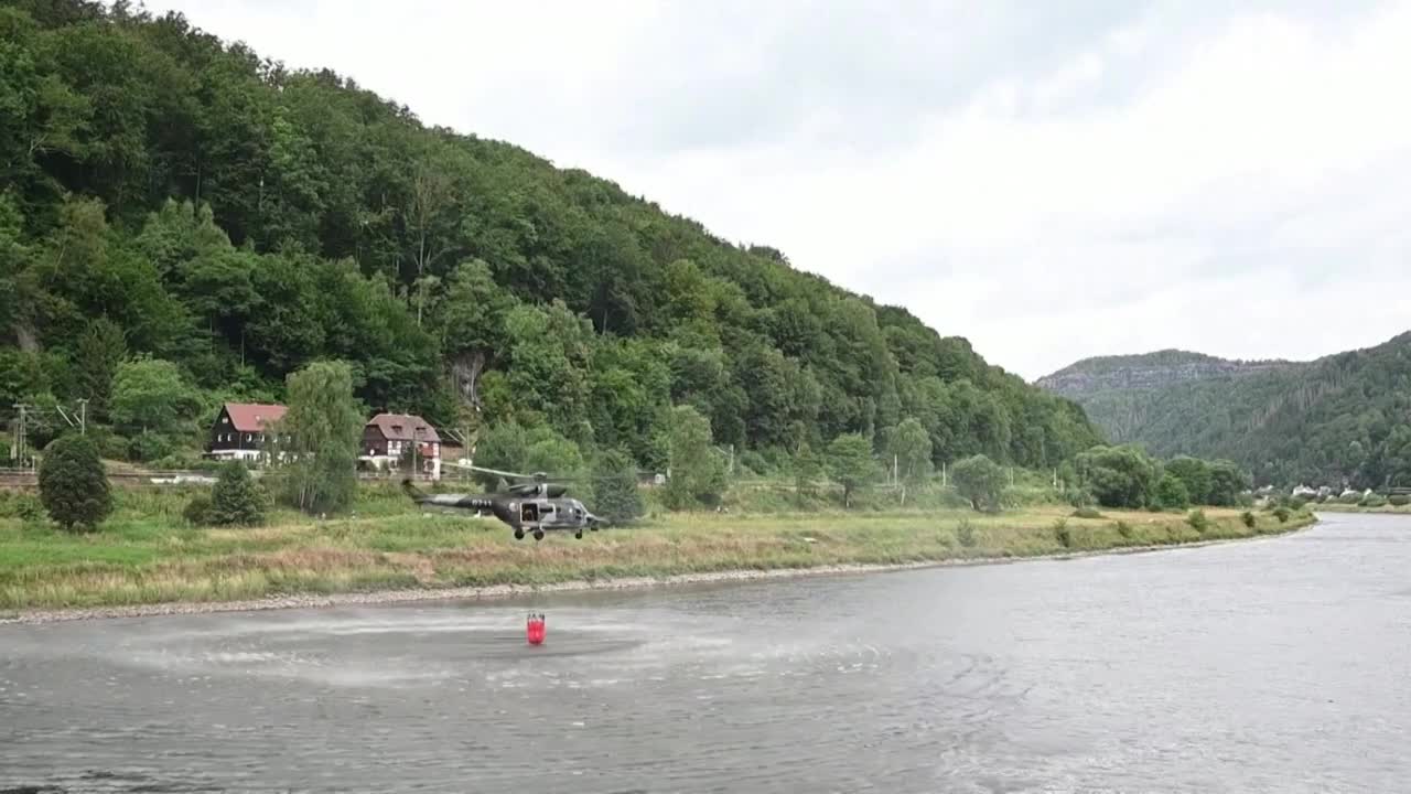 Hundreds evacuated as Czech and German firefighters battle wildfire