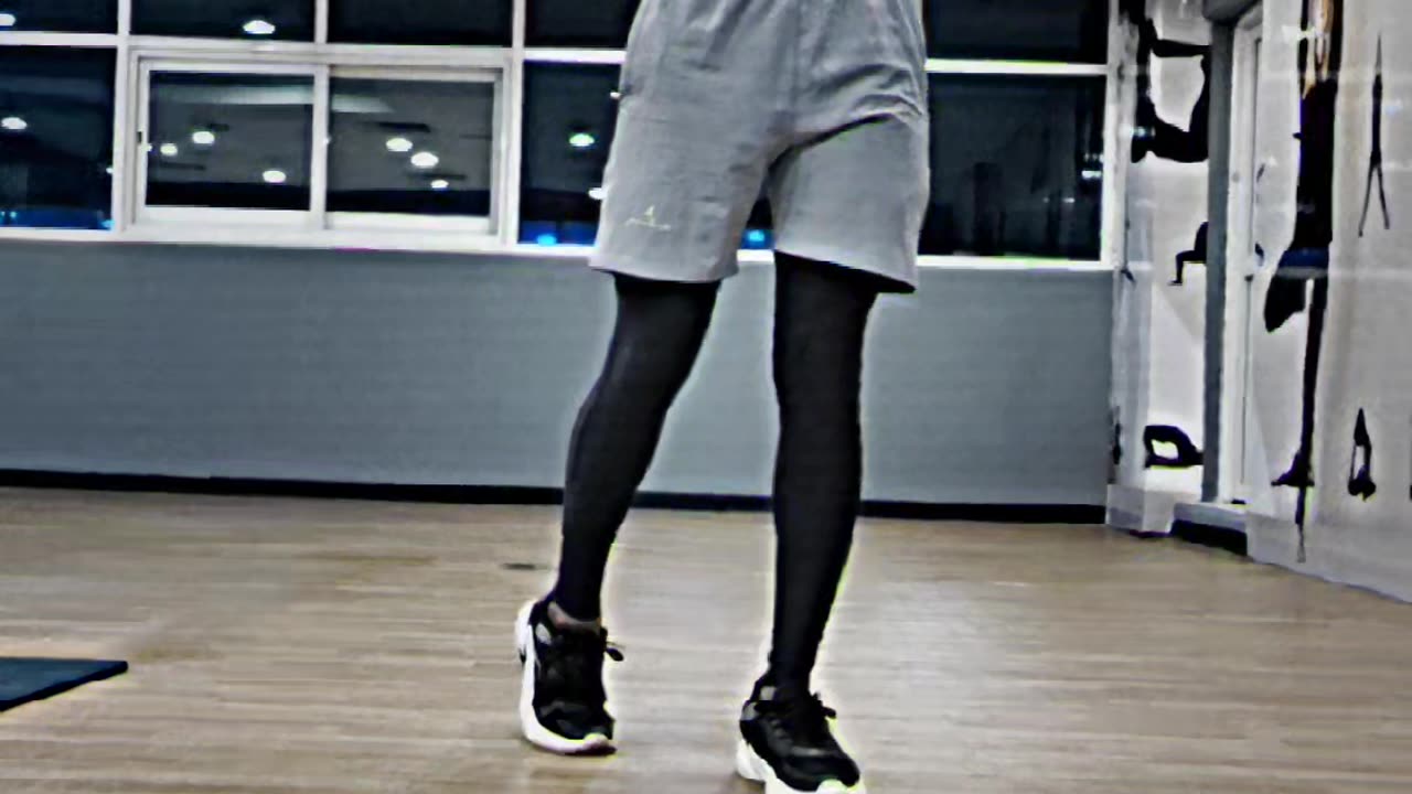 Burning calories by posing