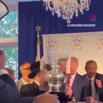 DJT Receives a Torah Crown by the Israel Heritage Foundation
