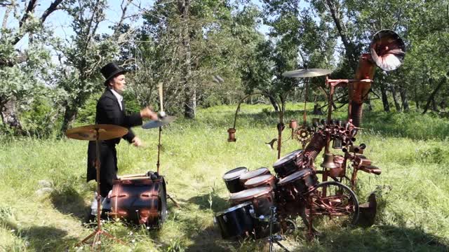 Man Shows Amazing Drumming And Juggling Skills