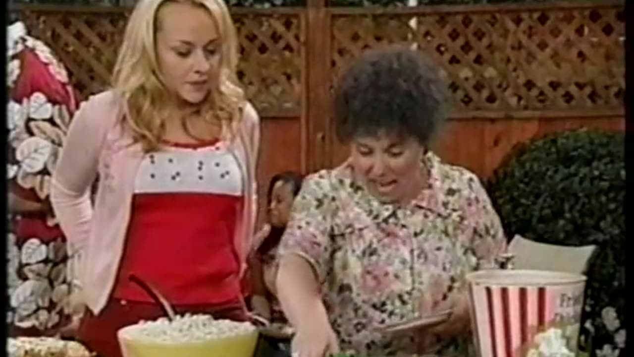 Mad TV - Macarony Salad