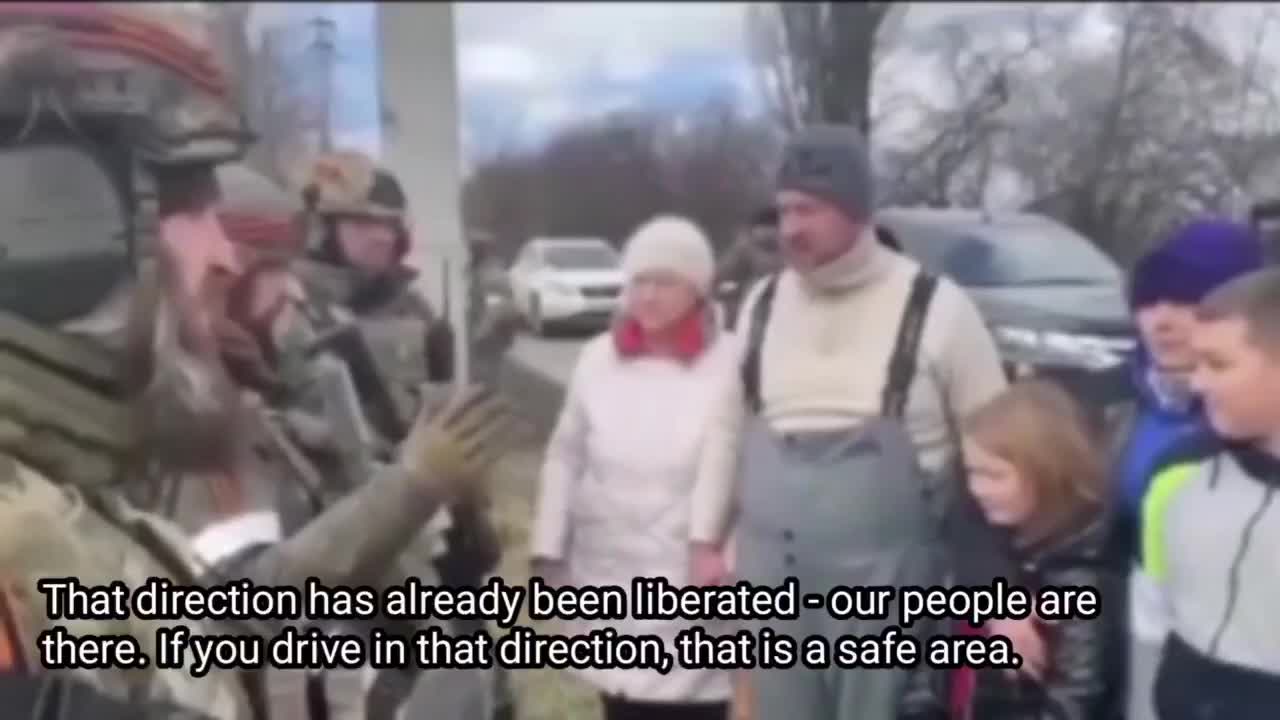 Russian army helps family flee from hostile Ukrainian forces