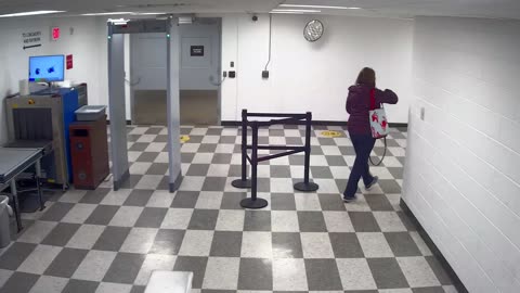 6134RHOBG3G308CLobby8Entrance_2021-01-06_23h40min02s007ms.mp4