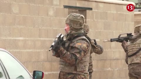 Ukrainian sappers receive special training from Spanish forces