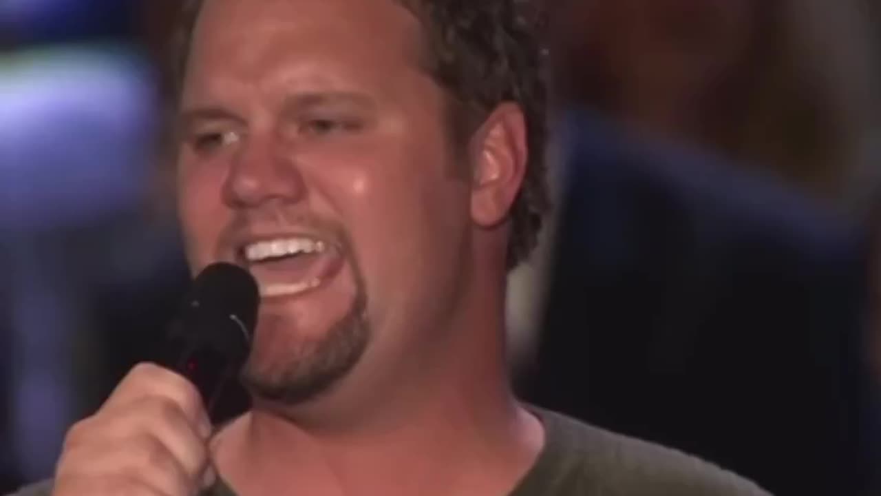 O Holy Night, David Phelps - awesome pipes, I'm not crying u r