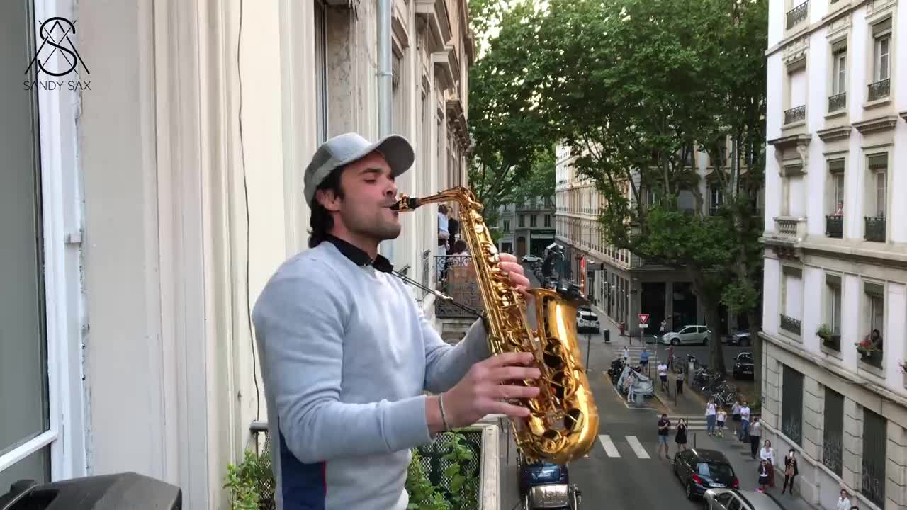 Faithless - Insomnia (Sandy Sax balcony live extract)