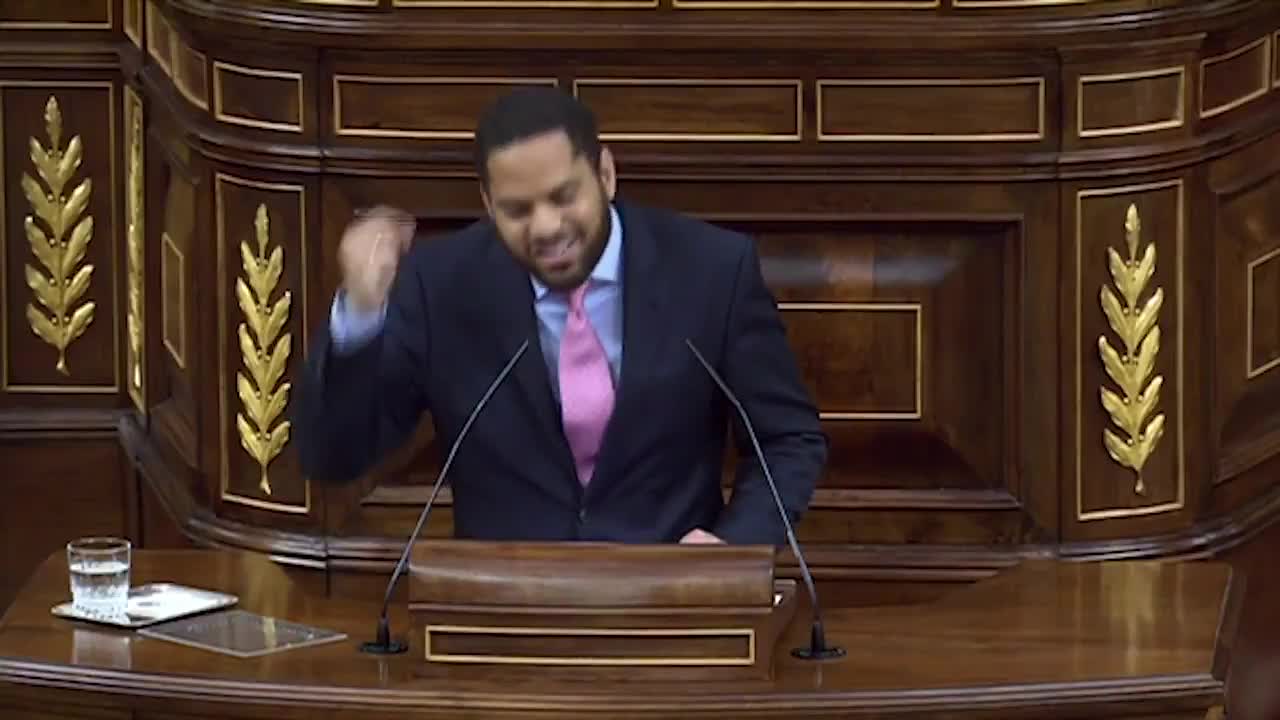 VOX: "Pasaremos, entraremos en el Parlamento de Cataluña y les desalojaremos"
