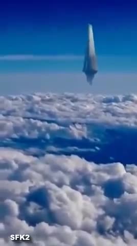 WHAT THE FUCK IS THIS THAT NOBODY KNOWS WHAT IS UFO