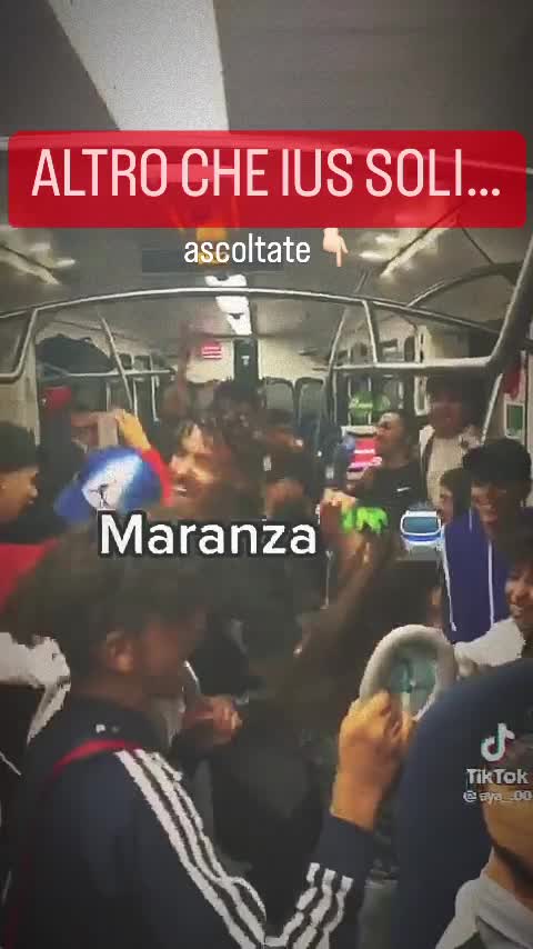 Lombardia. Anno 2022. "chi non salta italiano è"