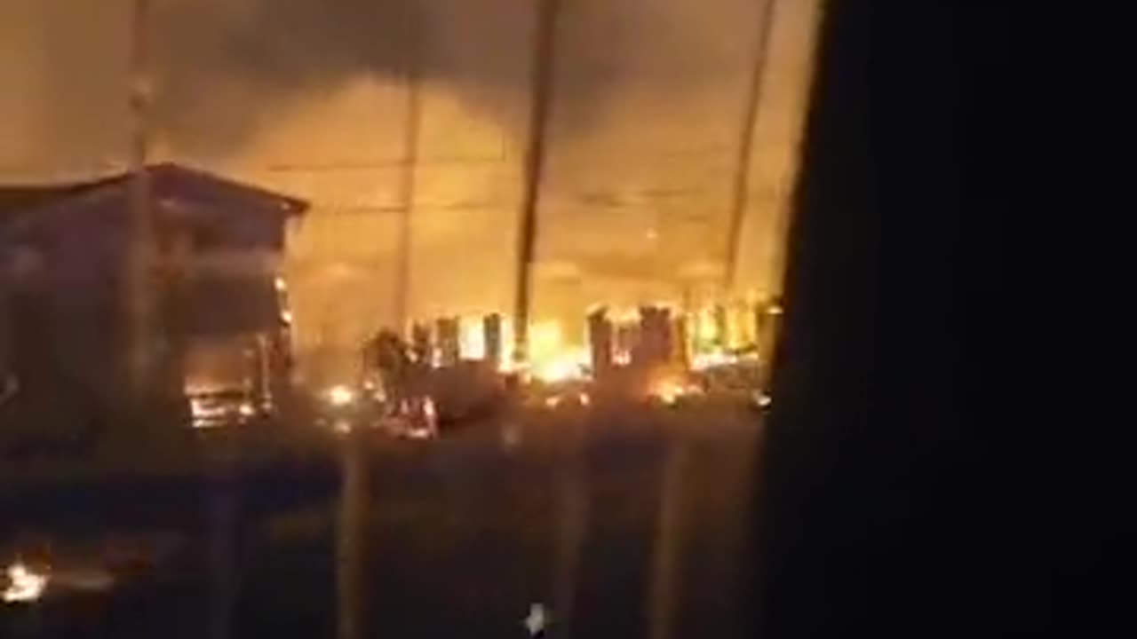 5 ore in acqua per salavarsi (Hawaii)