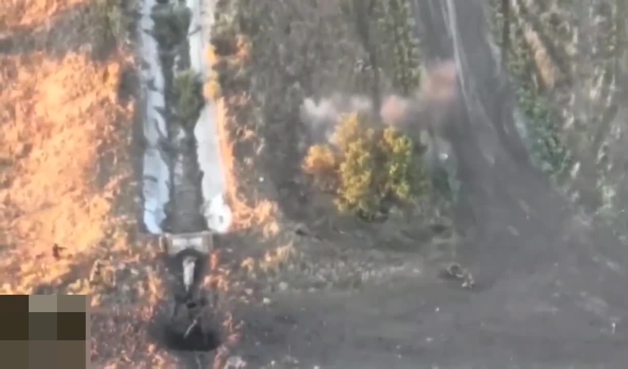 Rare Footage Of Close Combat Between Russia and Ukraine