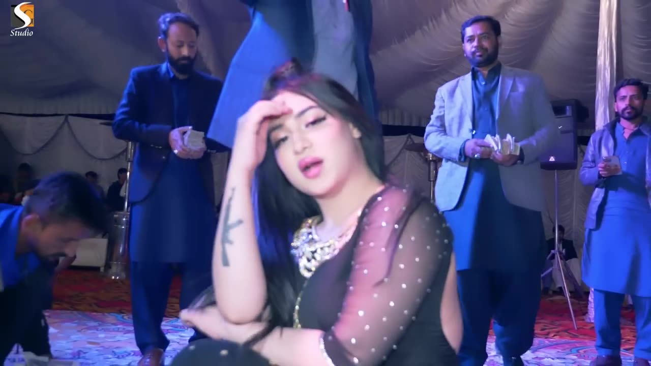 Pakistani Dancer //Hindi song 2023 // Sexy dance