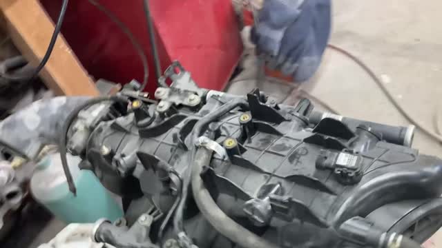 BOOST PREPPING A LS TRUCK MANIFOLD