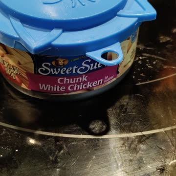 Eating Sweet Sue Chunk White Chicken, Dbn, MI, 9/4/23