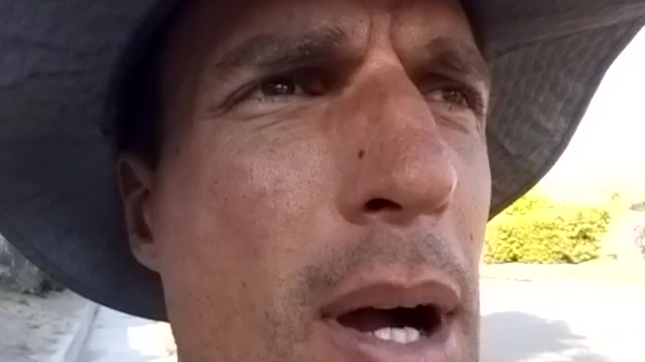 HAND + HAND = LO VE. 27 BONES PER HAND. 4:58pm, Apr 30, 2023.