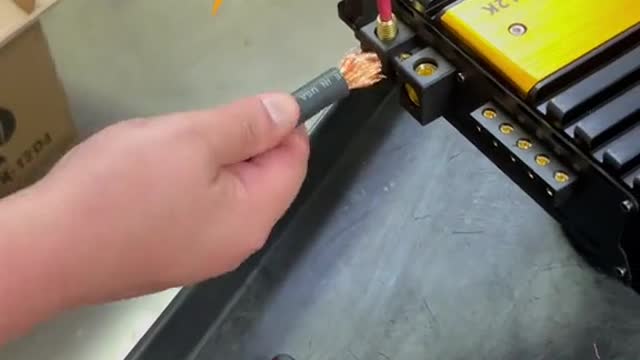Copper wire to connect small parts to repair the car